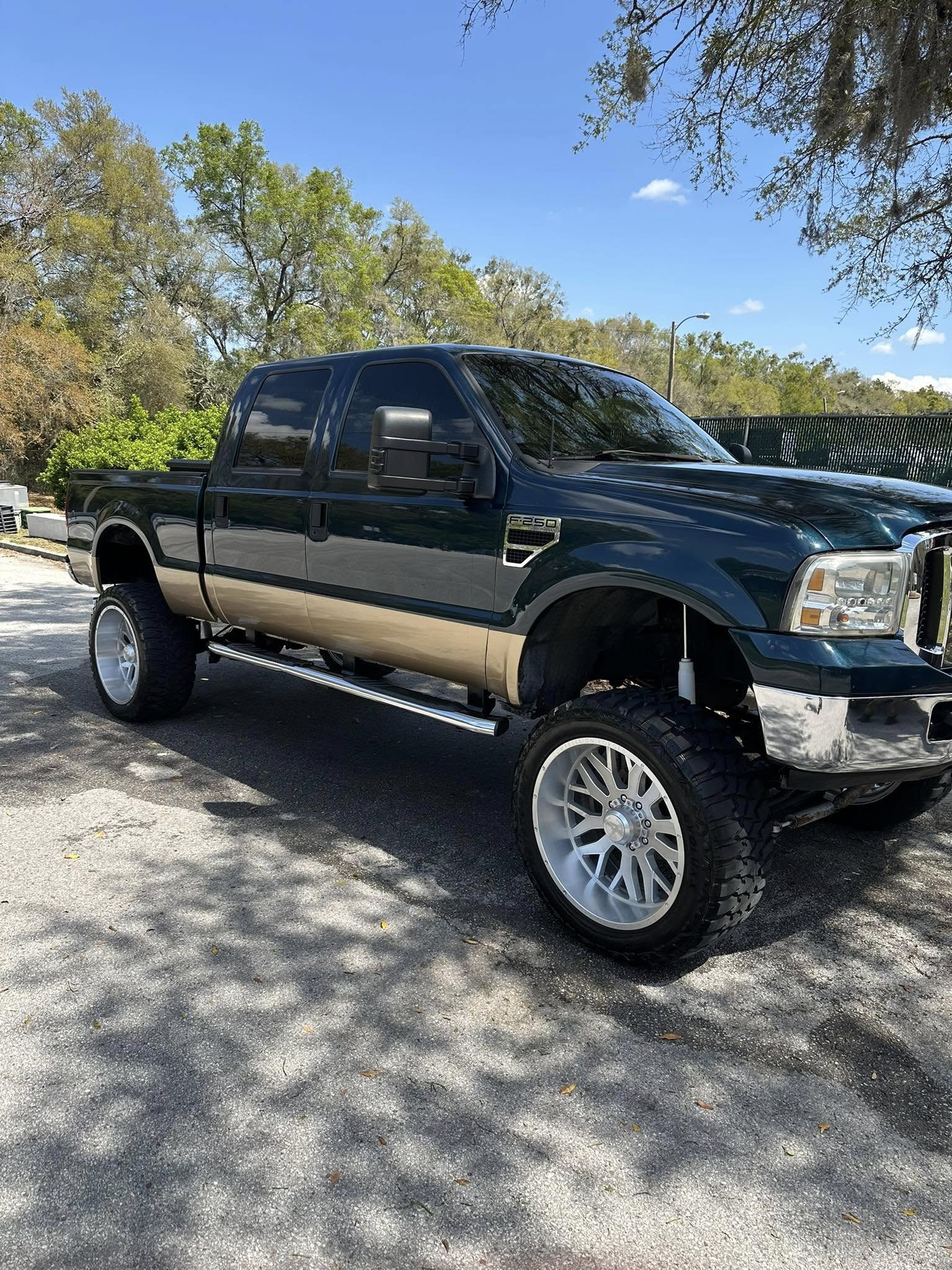 Lifted F-250 detail